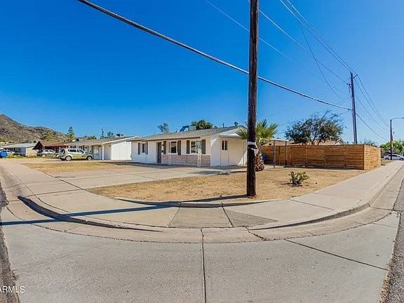 2245 W Laurel Ln - Photo 4 of 15