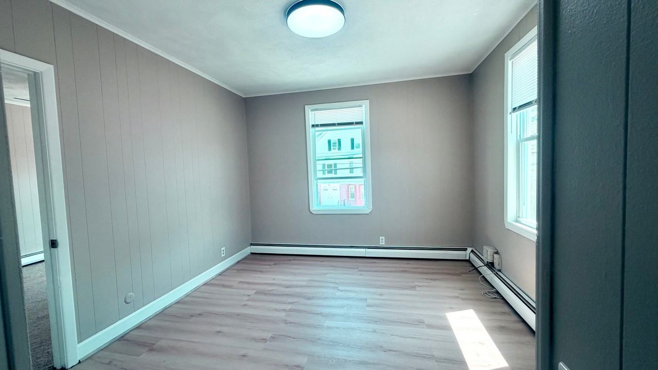 1303 Cranston St #2B - Photo 3 of 13