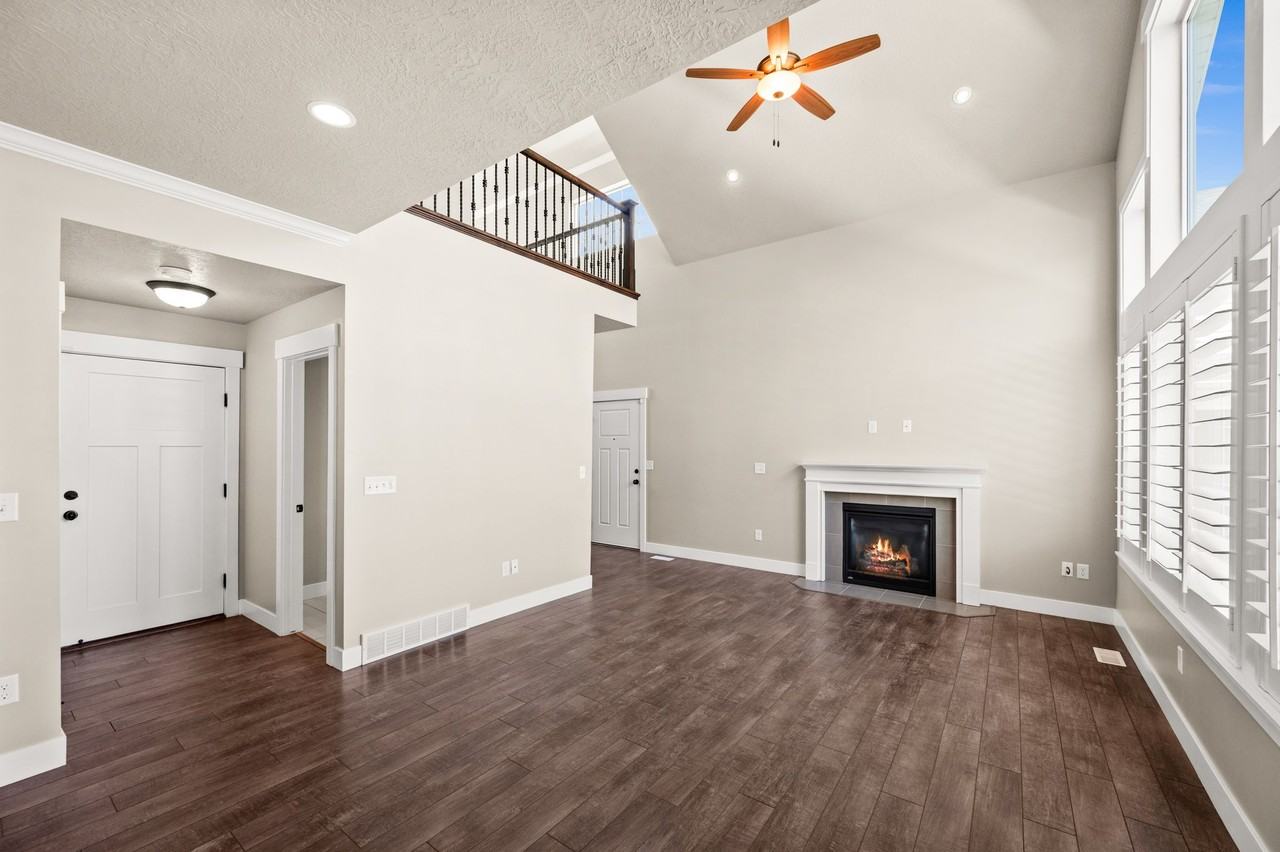 771 E Newfield Dr - Photo 5 of 20