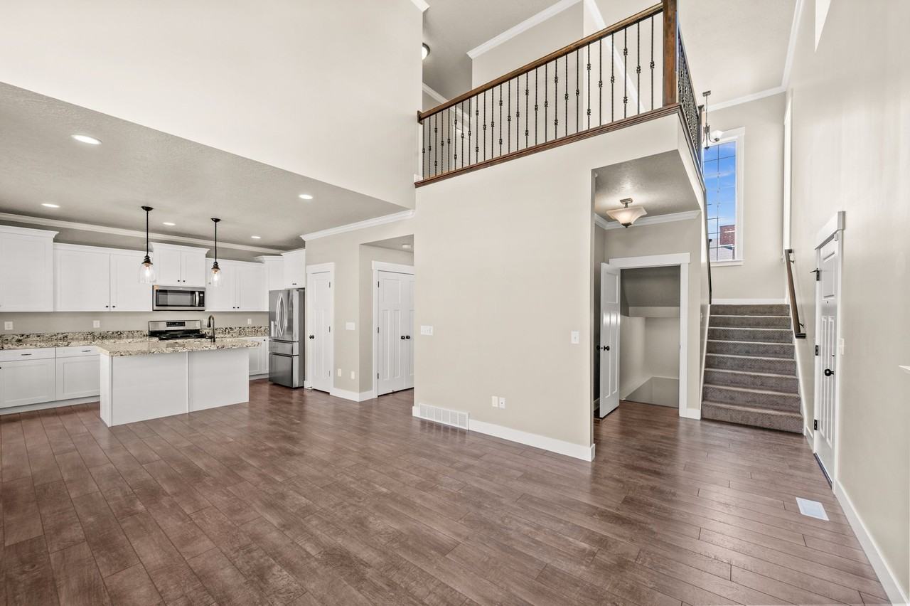 771 E Newfield Dr - Photo 6 of 20