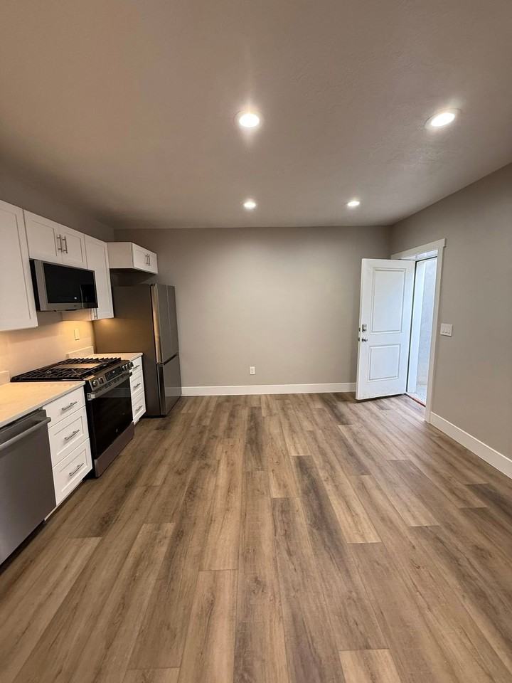 3417 E Bridge St #BS - Photo 3 of 19