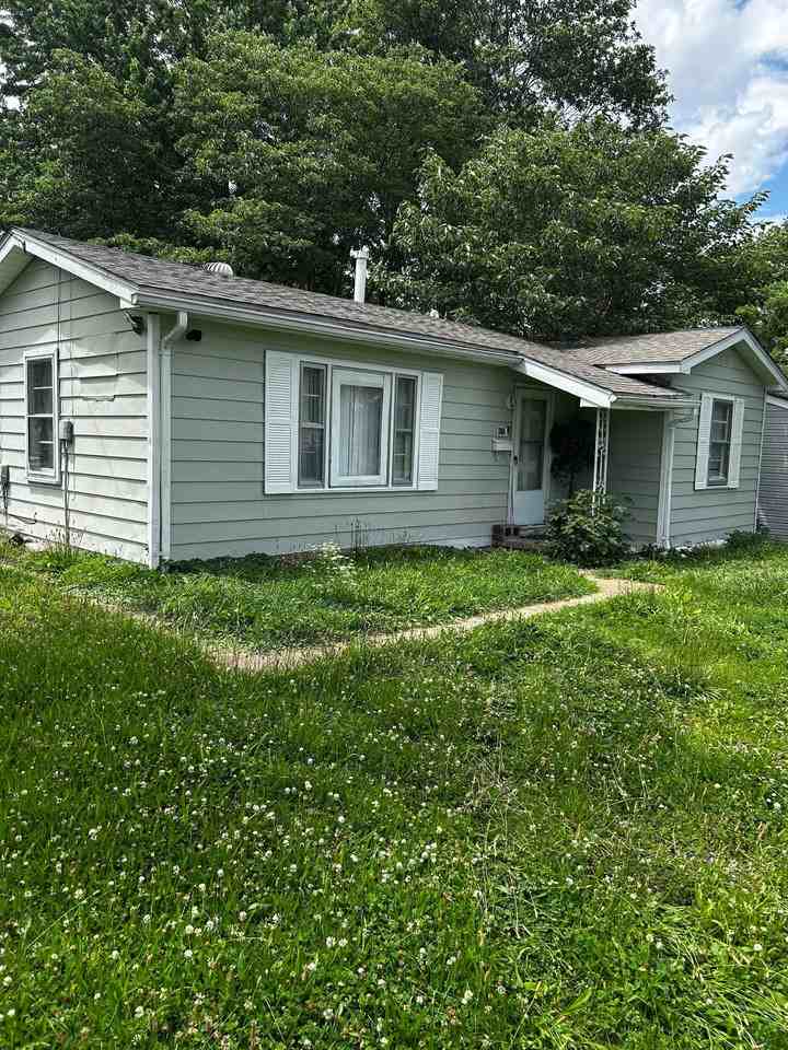 313 Green St - Photo 2 of 15