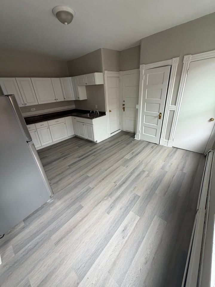 441 Wethersfield Ave #3N - Photo 2 of 9