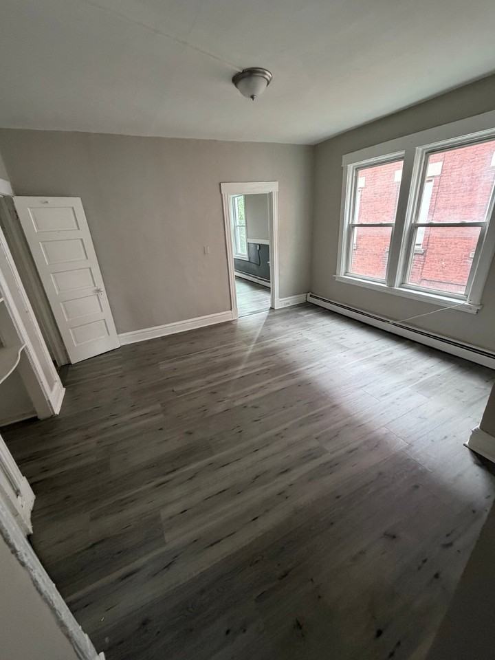 441 Wethersfield Ave #3N - Photo 5 of 9