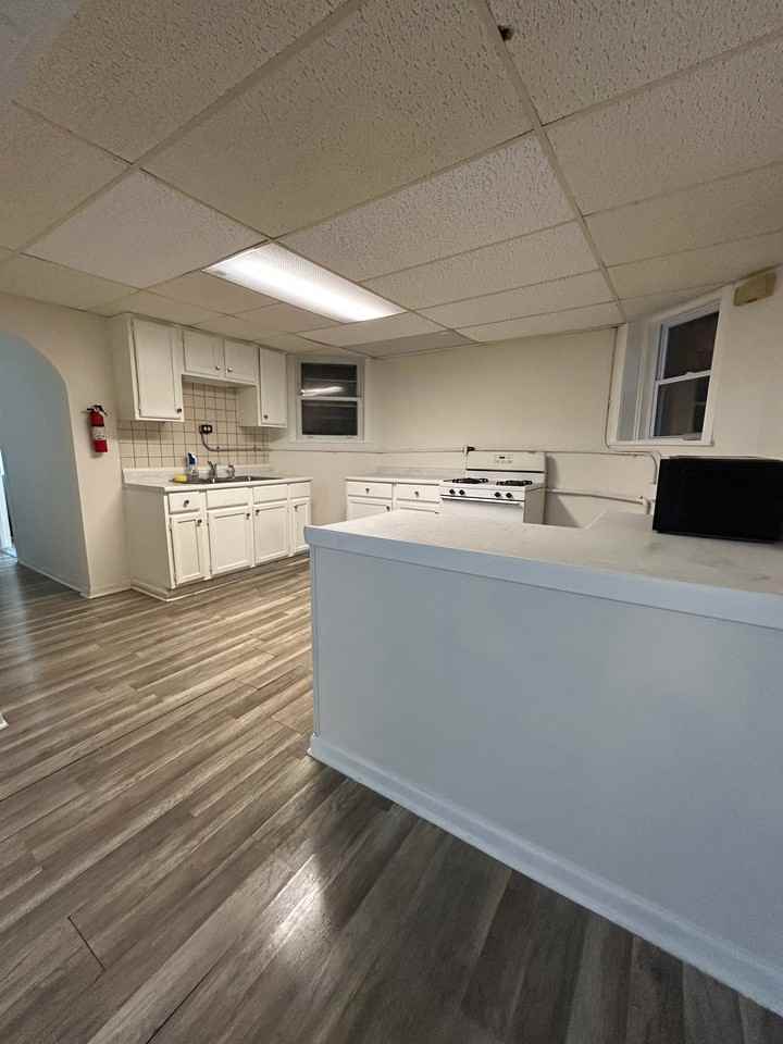 5710 N Rockwell St - Photo 2 of 12