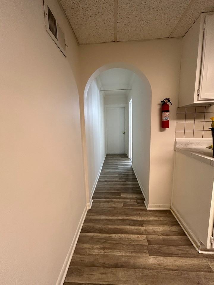 5710 N Rockwell St - Photo 5 of 12