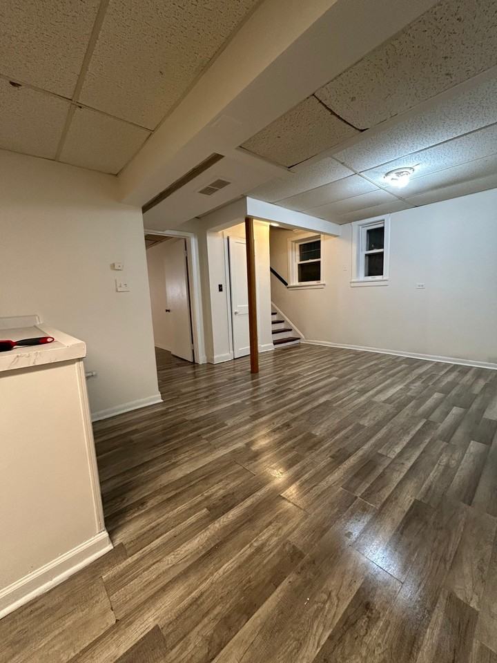 5710 N Rockwell St - Photo 6 of 12