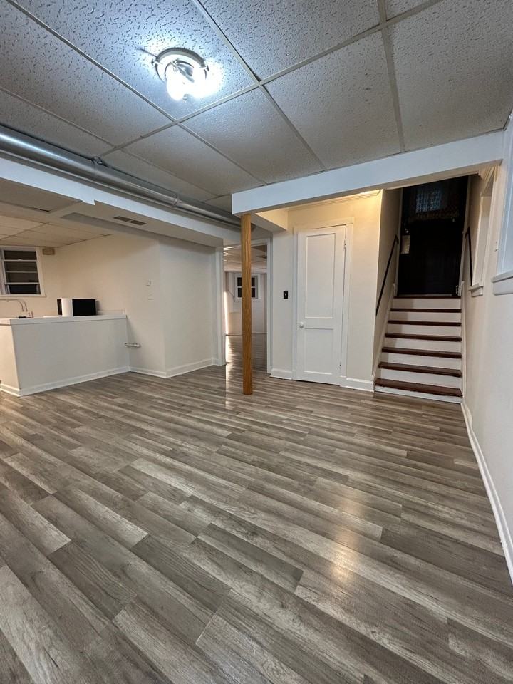 5710 N Rockwell St - Photo 7 of 12