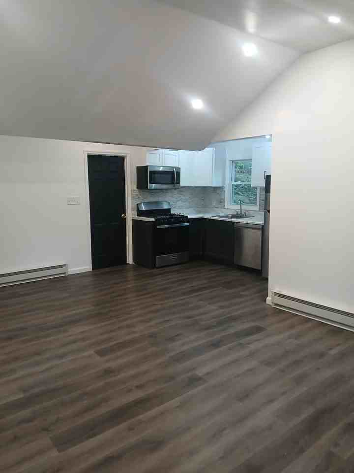 87 Sylvan Trl - Photo 4 of 10