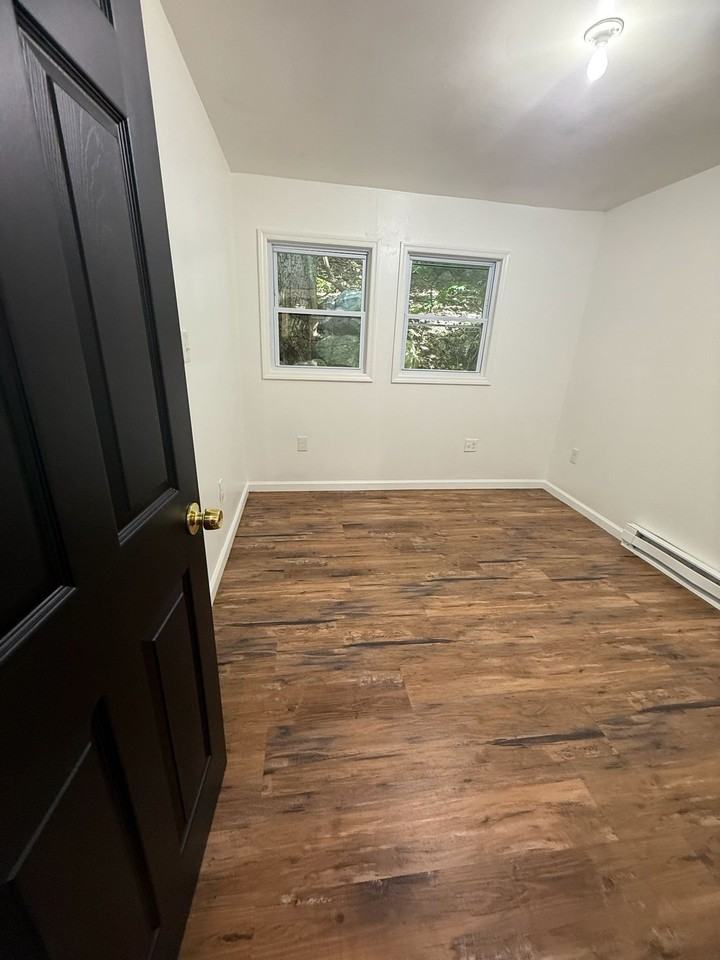 87 Sylvan Trl - Photo 6 of 10