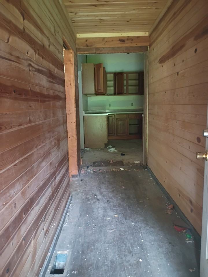 303 W Cedar St - Photo 2 of 14