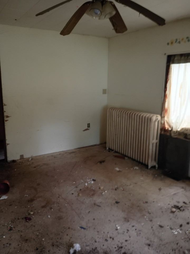 303 W Cedar St - Photo 4 of 14