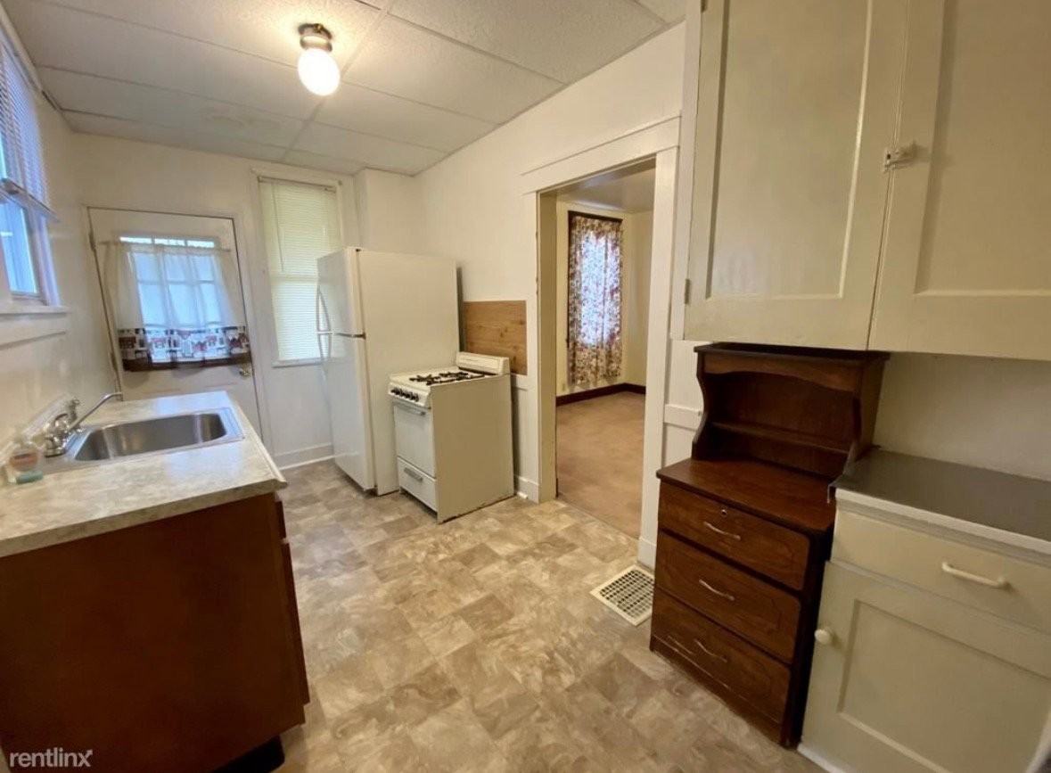 1027 Brownsville Rd #1027BOTTOM - Photo 3 of 9
