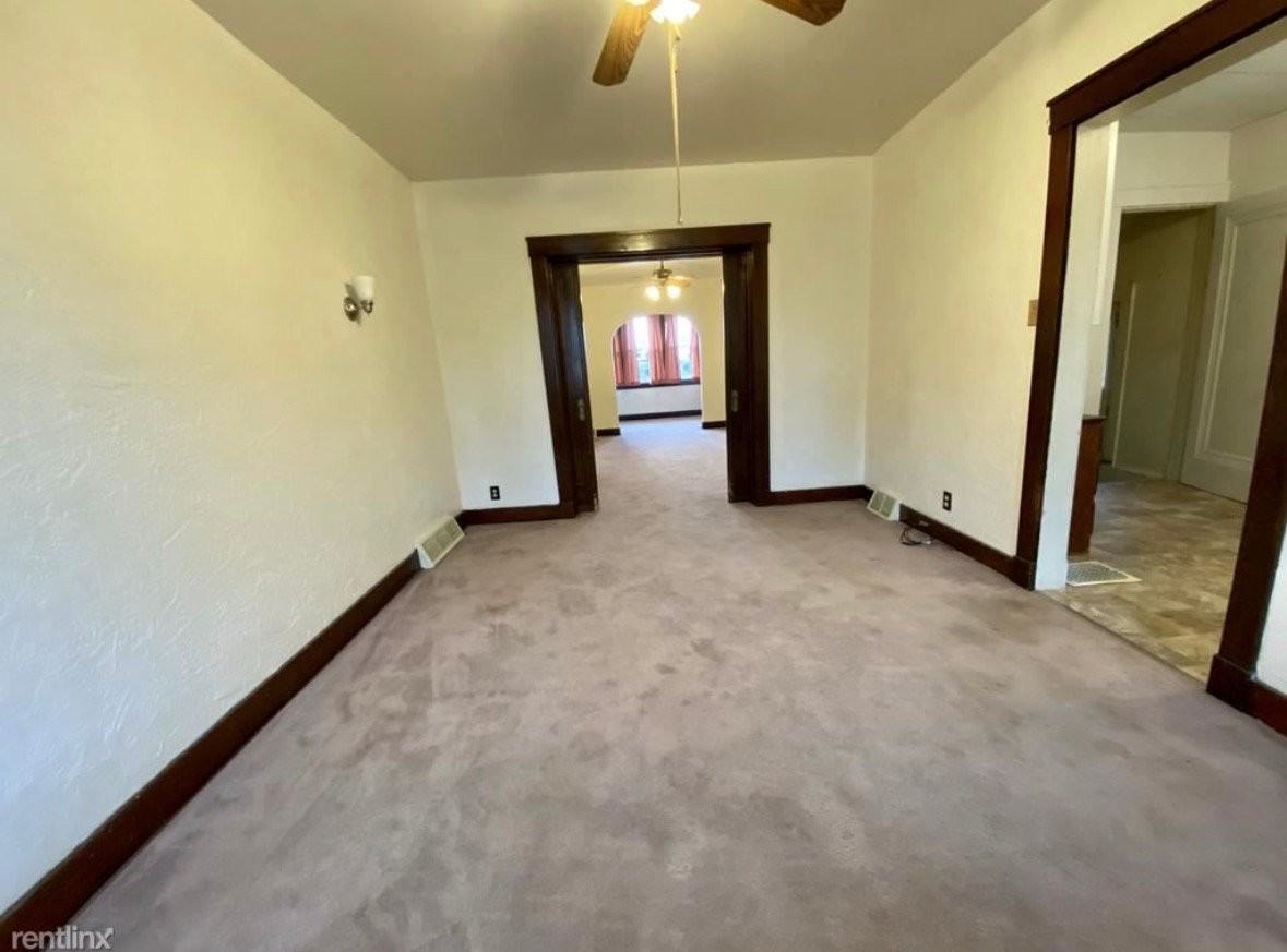 1027 Brownsville Rd #1027BOTTOM - Photo 4 of 9