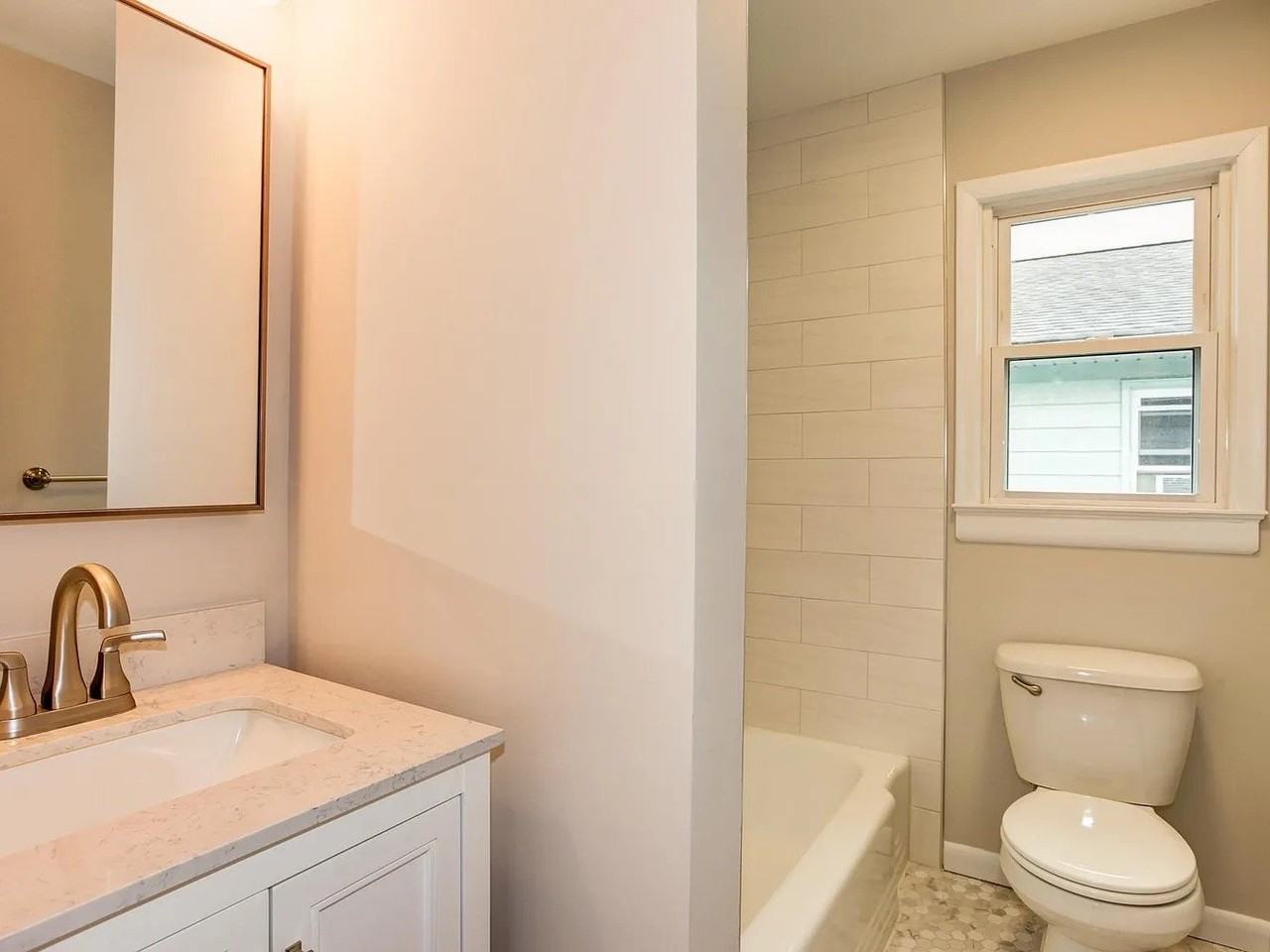 39 Barbara St #1 - Photo 5 of 6