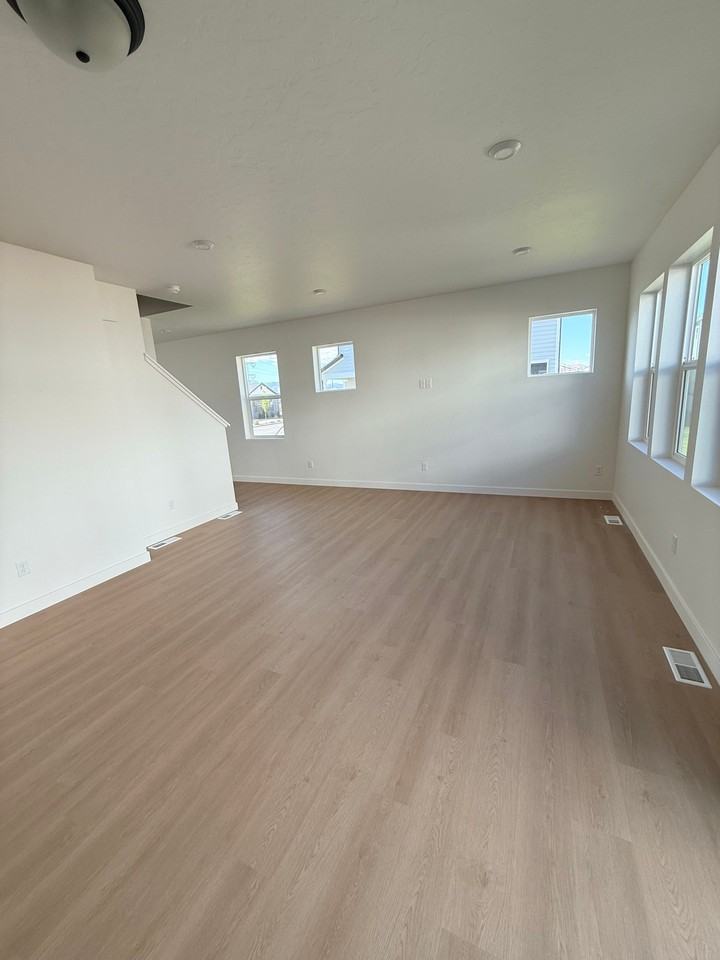 3590 N Stallion St - Photo 4 of 16