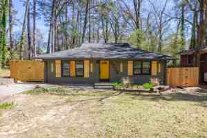 featured image of 2258 Bryant Dr #3