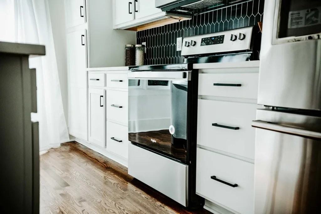2276 Sutton St Se #A - Photo 4 of 16
