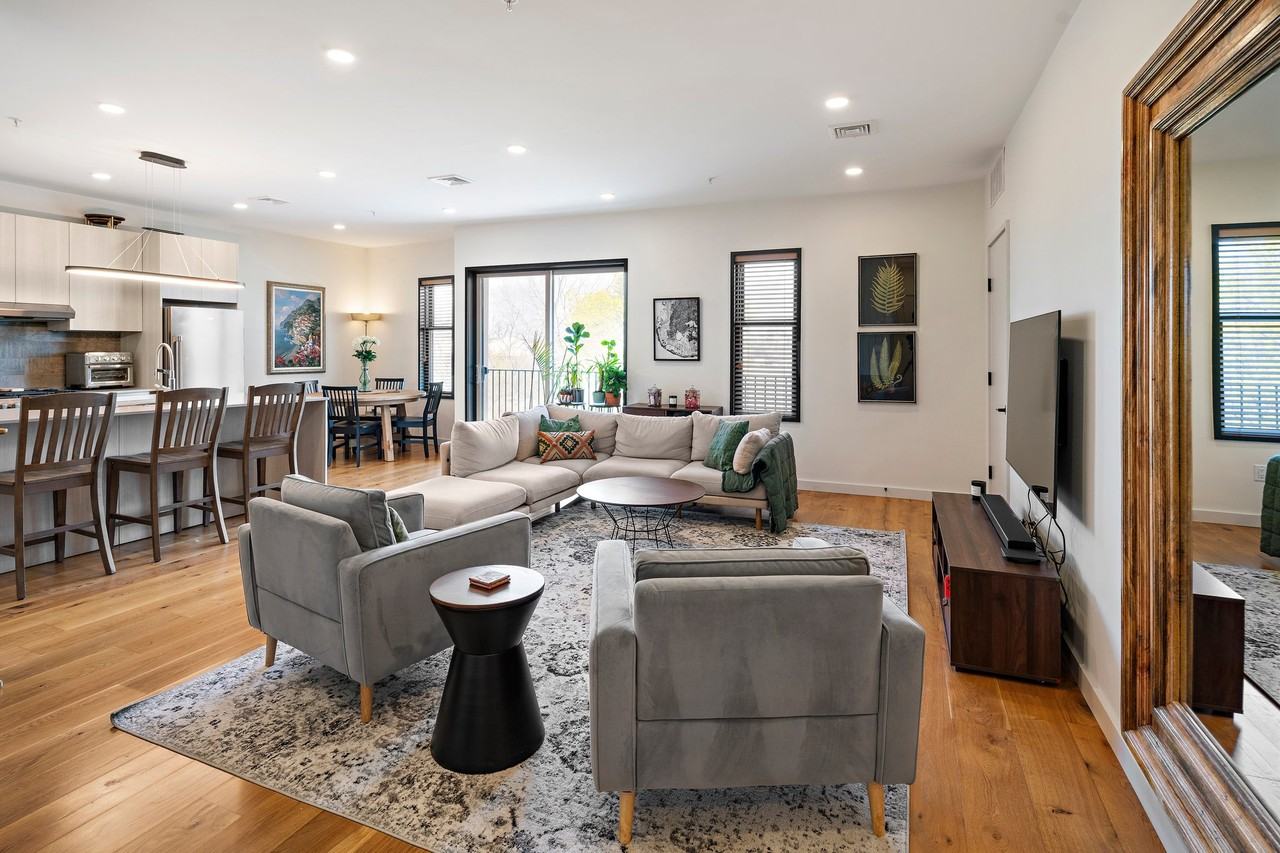 211 Condor St #8 - Photo 2 of 17