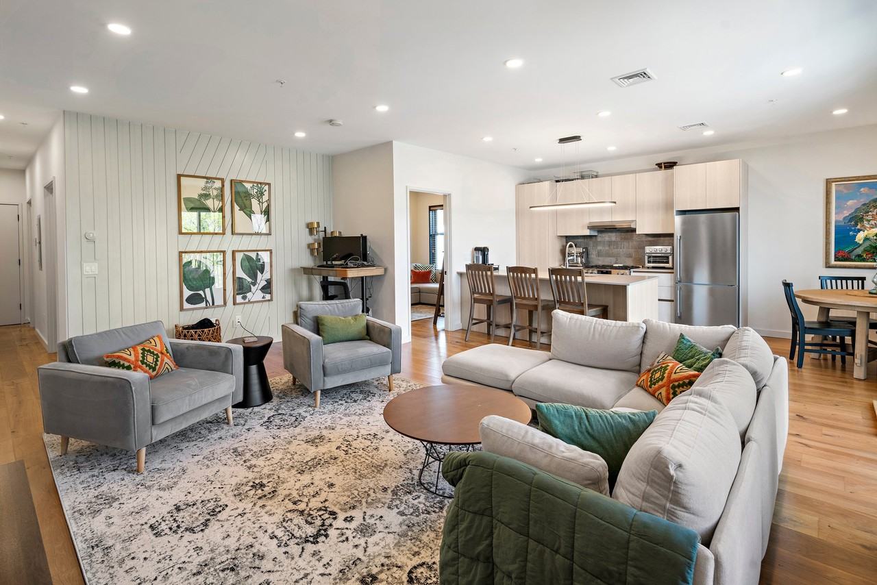 211 Condor St #8 - Photo 5 of 17