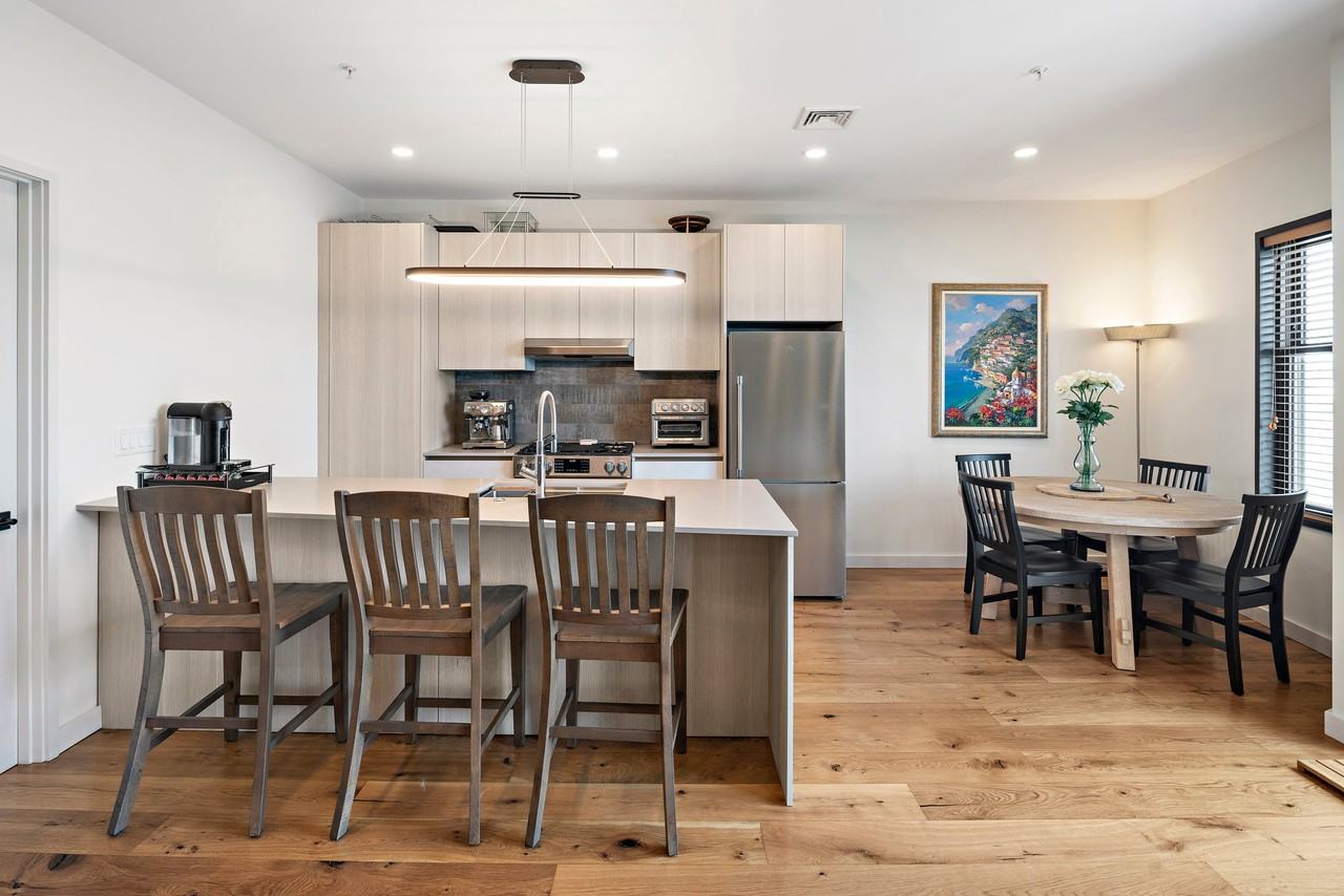 211 Condor St #8 - Photo 6 of 17