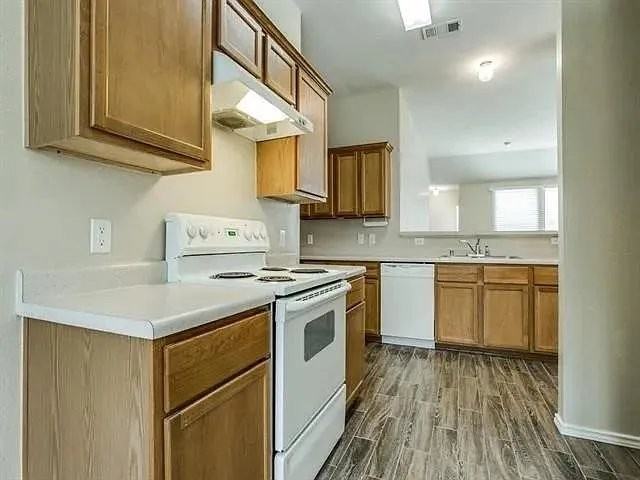 3108 Nandina St - Photo 3 of 14