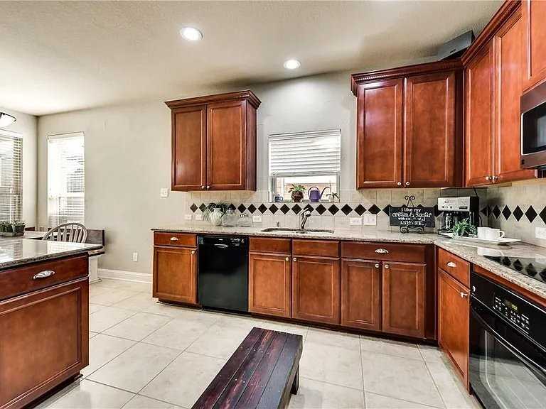 3824 Jeanette Ln - Photo 2 of 23