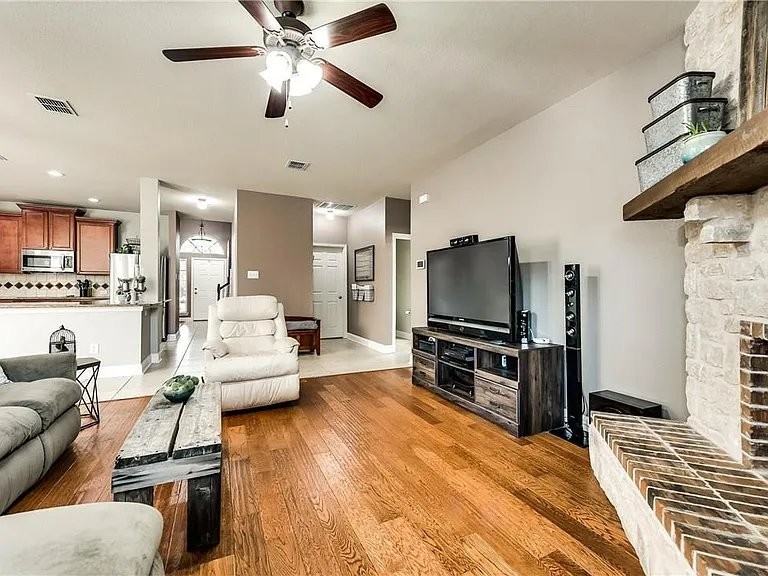 3824 Jeanette Ln - Photo 5 of 23