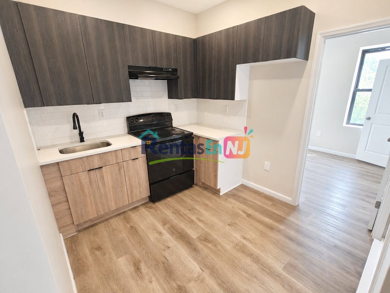 383 Avon Ave #3M - Photo 2 of 7