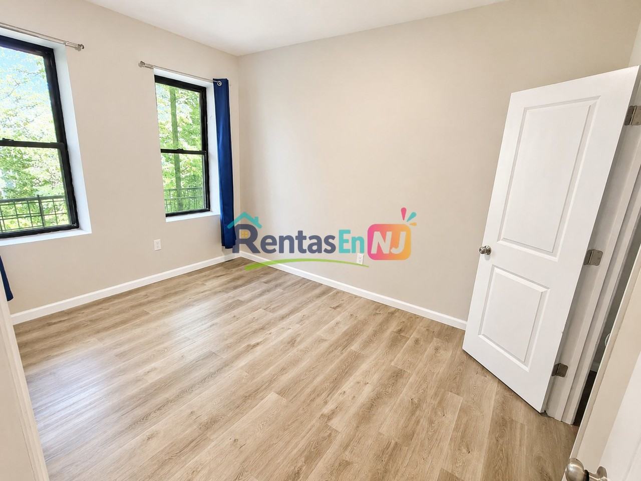 383 Avon Ave #3M - Photo 5 of 7