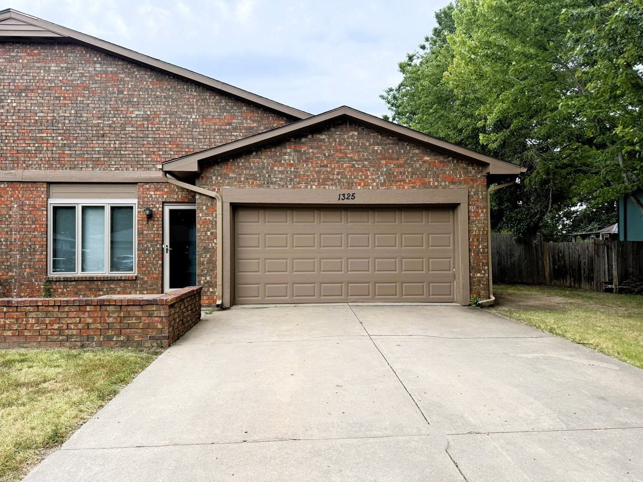 1325 N Denene St - Photo 2 of 20