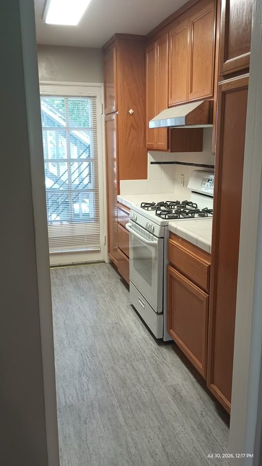1165 Broadway #B - Photo 3 of 5