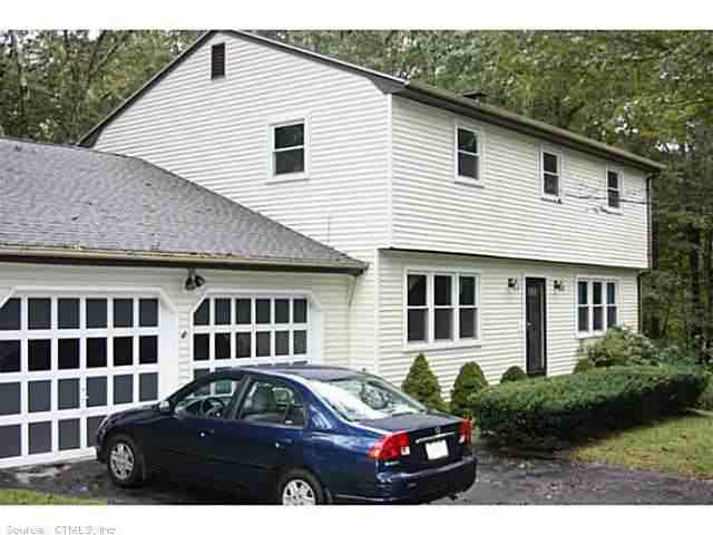 4 Friar Tuck Dr - Photo 3 of 15