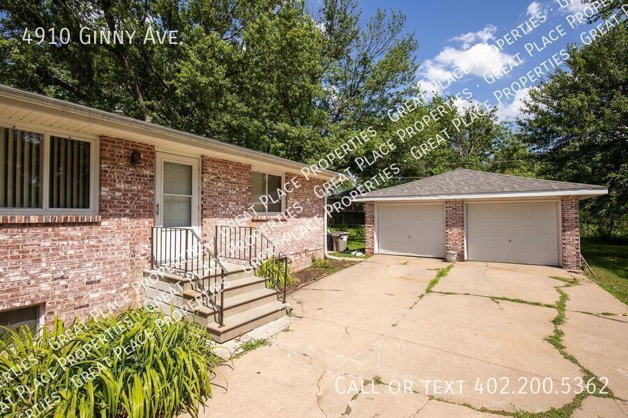 4910 Ginny Ave - Photo 4 of 34