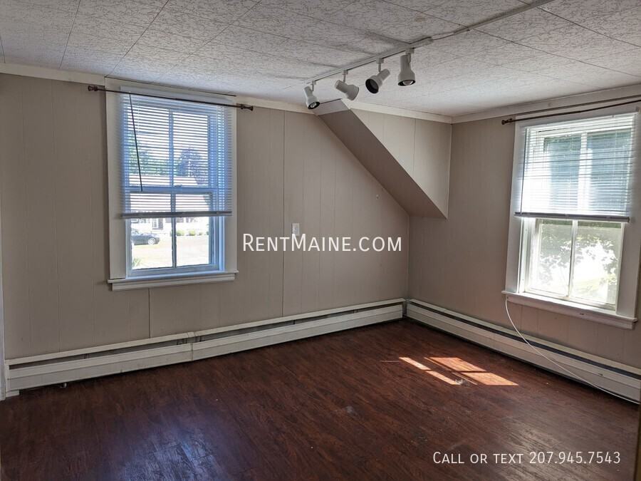 40 Gilman Falls Ave #2 - Photo 2 of 12