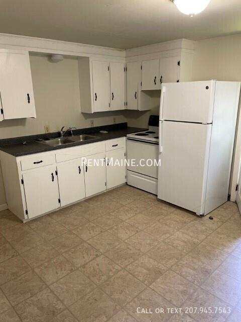 236 Mount Hope Ave - Photo 2 of 11