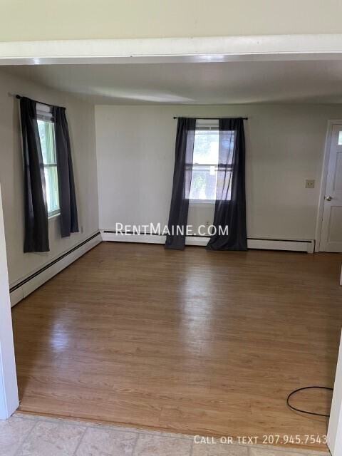 236 Mount Hope Ave - Photo 4 of 11