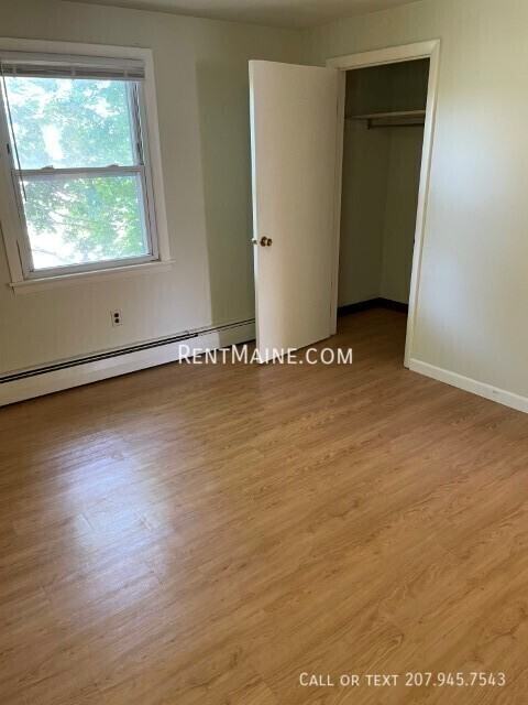 236 Mount Hope Ave - Photo 7 of 11