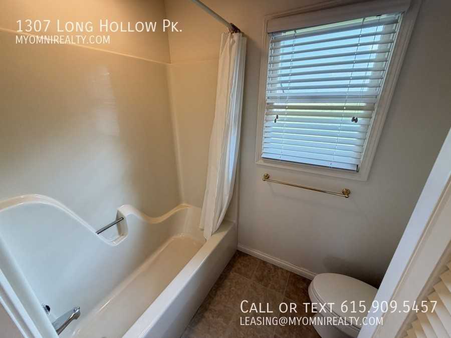 1307 Long Hollow Pike - Photo 2 of 41