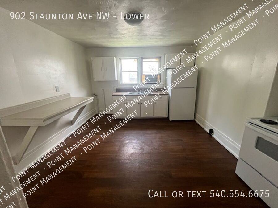 902 Staunton Ave Nw - Photo 3 of 6
