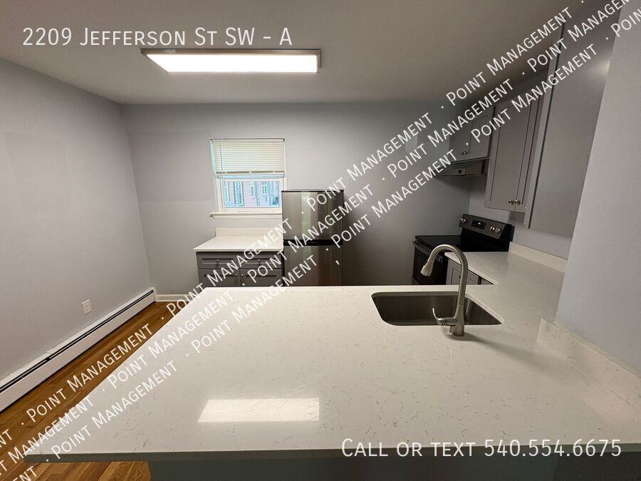 2209 Jefferson St Sw #A - Photo 6 of 9