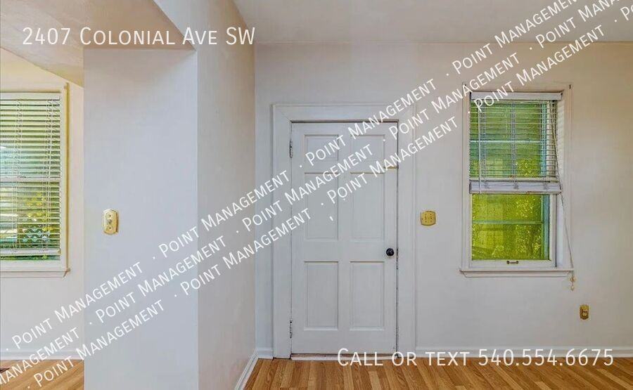 2407 Colonial Ave Sw - Photo 4 of 24