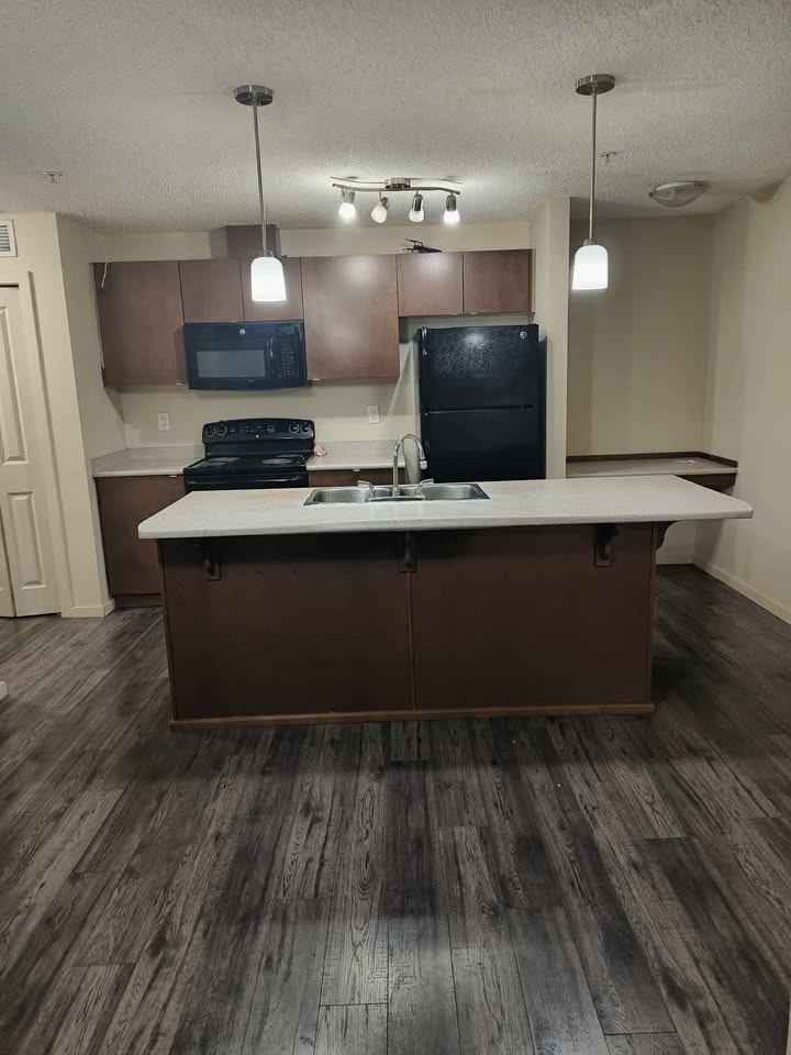 3357 16a Ave Nw #215 - Photo 6 of 9
