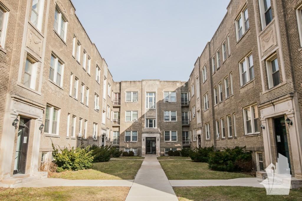 1926 W Winona St #G - Photo 6 of 6