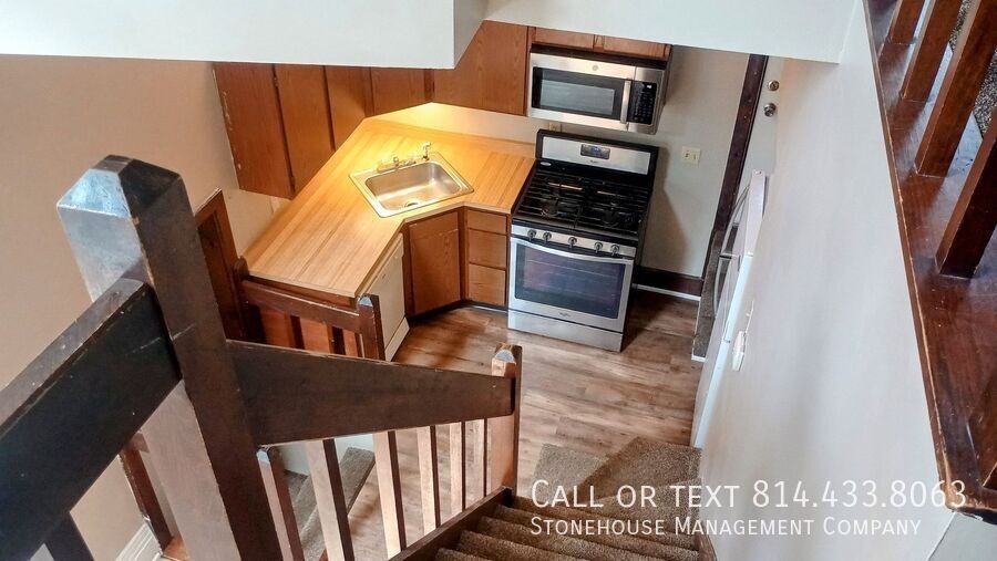 354 W 7th St #5 - Photo 6 of 8
