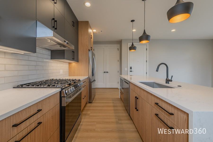3555 N Neenah Ave #2N - Photo 4 of 21