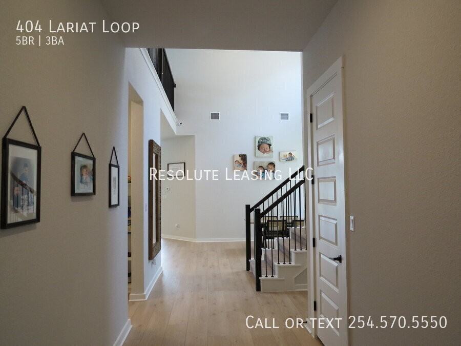404 Lariat Loop - Photo 3 of 50
