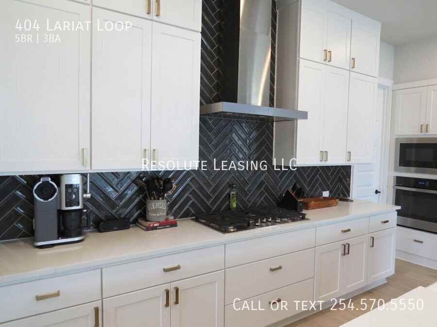 404 Lariat Loop - Photo 6 of 50