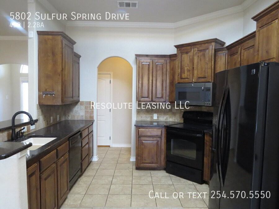 5802 Sulfur Spring Dr - Photo 6 of 30