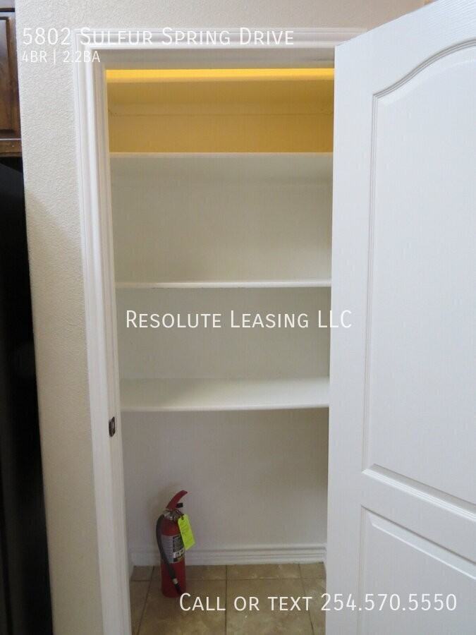 5802 Sulfur Spring Dr - Photo 7 of 30